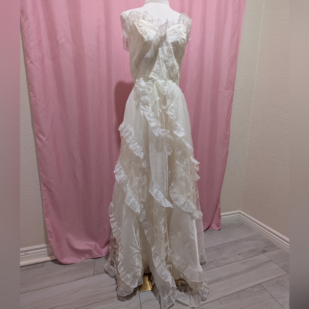 SOLD - Vintage Contempo Casuals Strapless Lace Ballgown (Vintage Size 5/6) - Picture 2 of 12